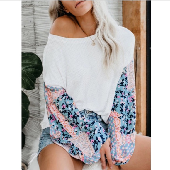 Blossom Contrast Swiss Dot Knit Top - Picture 7 of 16